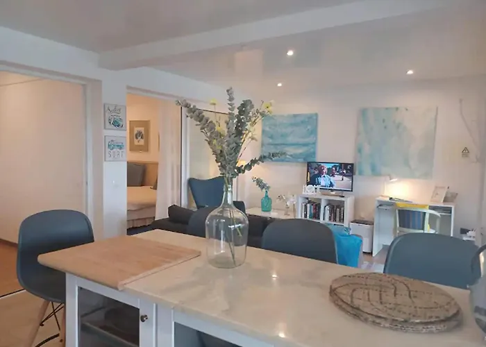 In With Ocean Views Ferienhaus