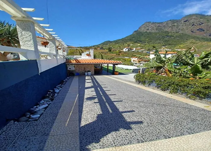 Сasa de vacaciones In With Ocean Views Porto Da Cruz